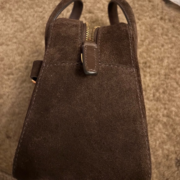 Madewell mini suede belted crossbody bag - Picture 4 of 7